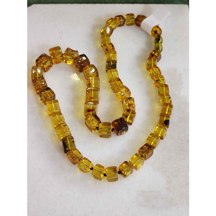 Özel Tasarım Kare Taneler Yeşil Renk Damla Kehribar Sertifikalı Kolye 55 cm