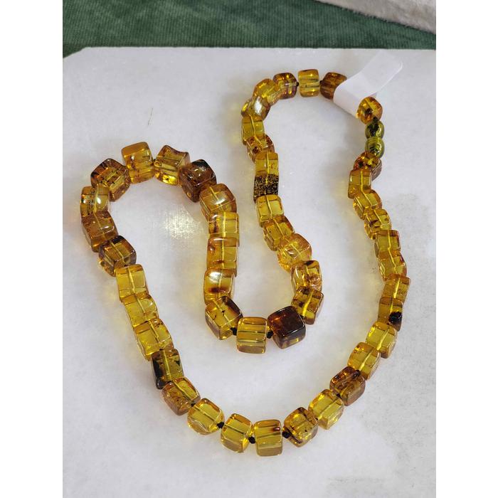 Özel Tasarım Kare Taneler Yeşil Renk Damla Kehribar Sertifikalı Kolye 55 cm